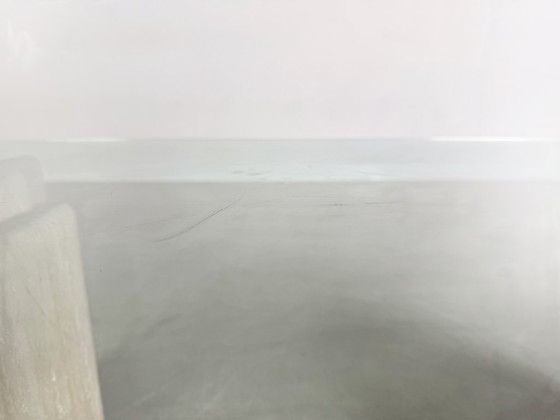 Image 1 of Tavolino in travertino originale del Medioevo Design in vetro Italia