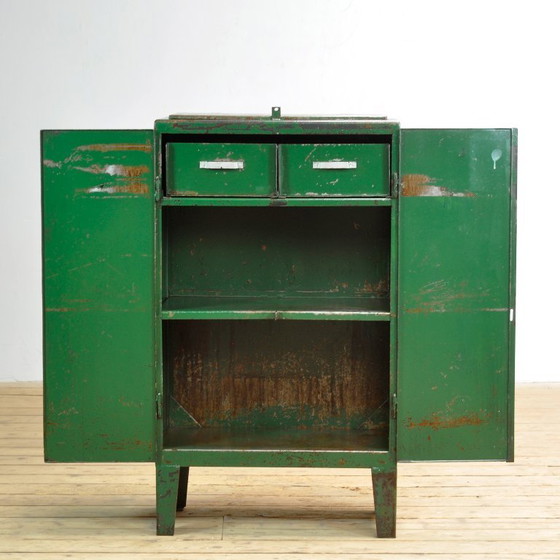 Image 1 of IJzeren industriële kast, jaren 70