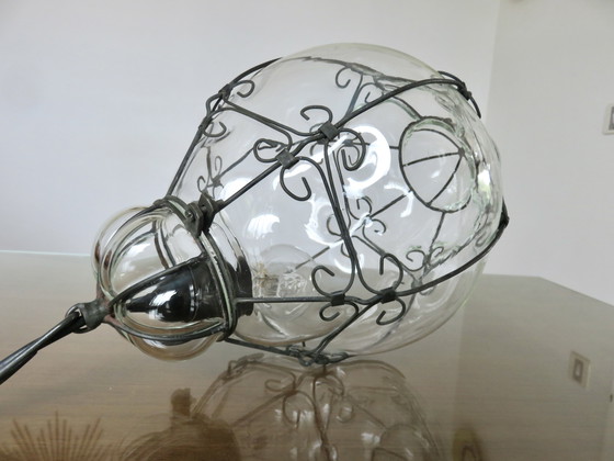 Image 1 of Lampada a sospensione in vetro soffiato a mano a forma di lanterna veneziana in una gabbia di metallo