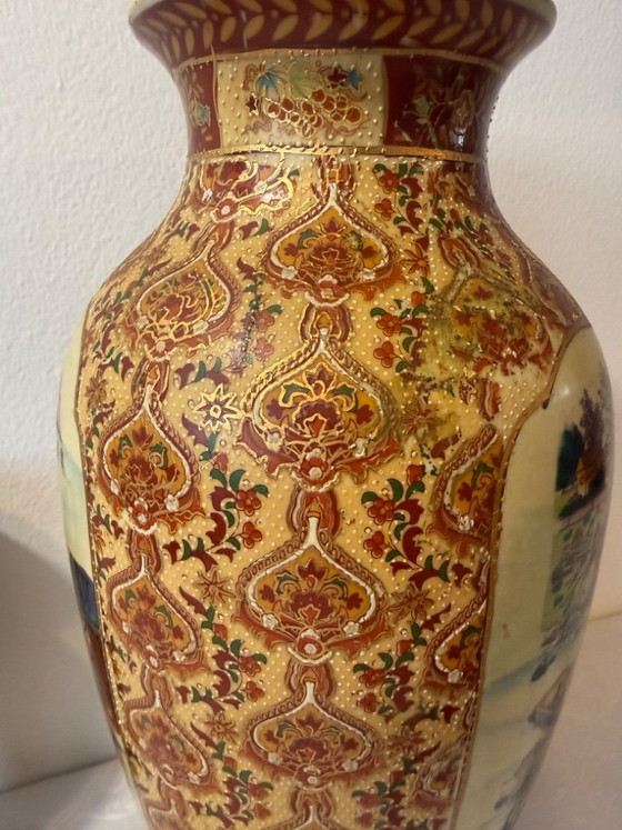 Set di 4 vasi in porcellana stile Satsuma, dipinti a mano con decorazioni dorate, grandi 36 cm – Porcelain (photo 7 of 16)