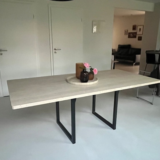 Italienischer Travertin Design Esstisch Von 1978, Vermutlich Up&Up – Esstische, Metal (photo 5 of 7)