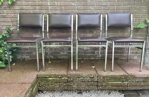 Ensemble de 4 chaises vintage milieu du siècle en chrome et simili cuir