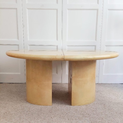 Table ovale en peau vernie - Italie 1960s
