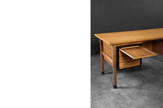 Image 1 of Großer dänischer Schreibtisch im Mid-Century-Stil aus braunem Teakholz, 1960er Jahre