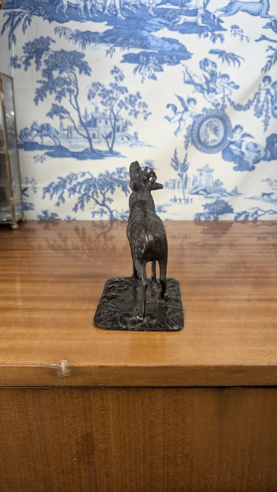 Image 1 of Sculpture en bronze d'un cerf bramant dans le goût de Paul-Édouard Delabrièrre