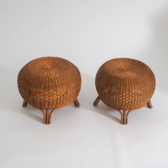 Image 1 of Pouf en rotin, table d'appoint