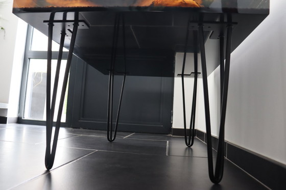 Image 1 of Table basse design en époxy