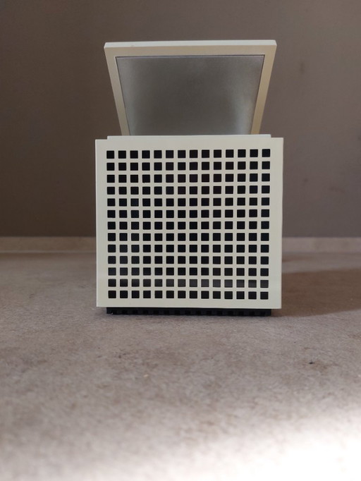 Cini&Nils 'grilled cube' table lamp