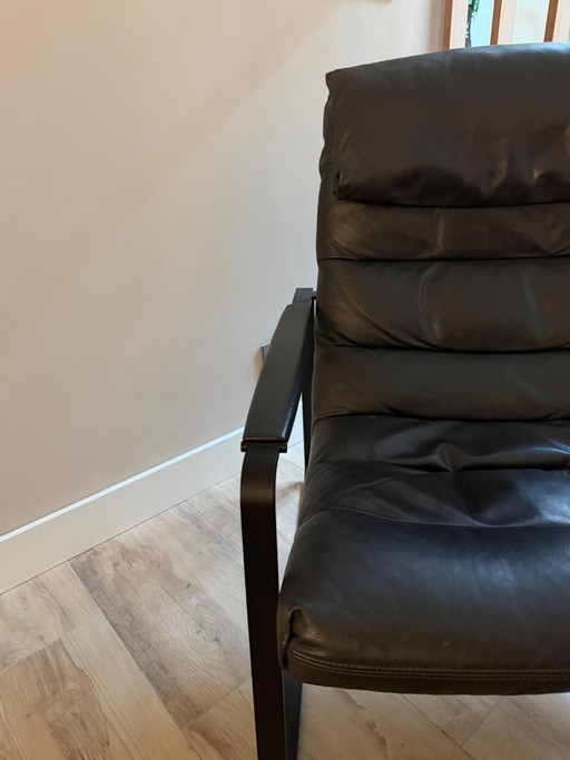 Leolux Indra fauteuil + hocker – zwart leer – nieuwstaat