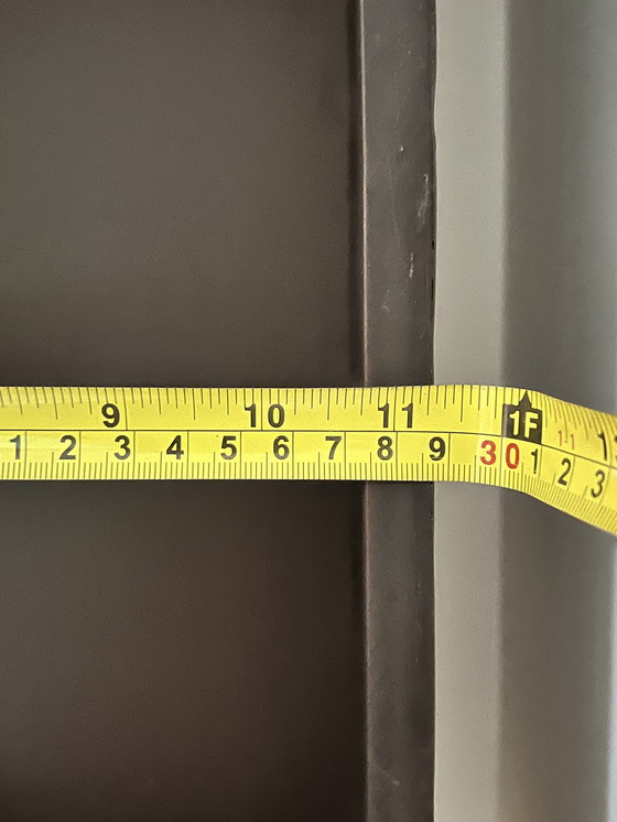 Image 1 of Armadio industriale a parete in metallo con finestre a oblò in vetro