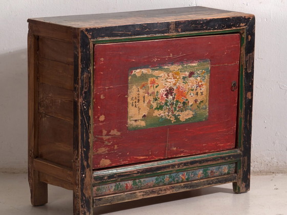 Credenza antica dipinta in legno di pino – Cina, circa 1930 – Credenze con vetrina (photo 2 of 40)
