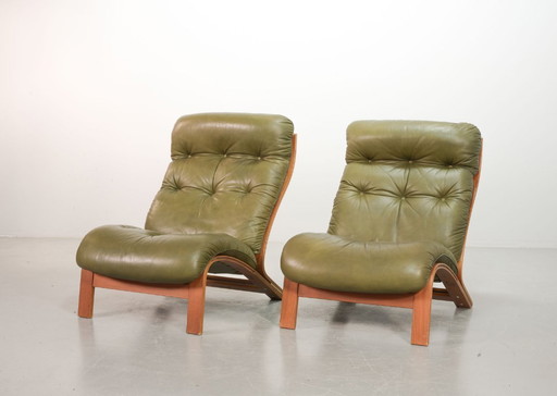 Supercomfy Set of 2 Rybo Rykken Capitonated Olivegreen Leather Ry-Wing Lounge Chairs by Elsa and Nordahl Solheim, 1960s. 