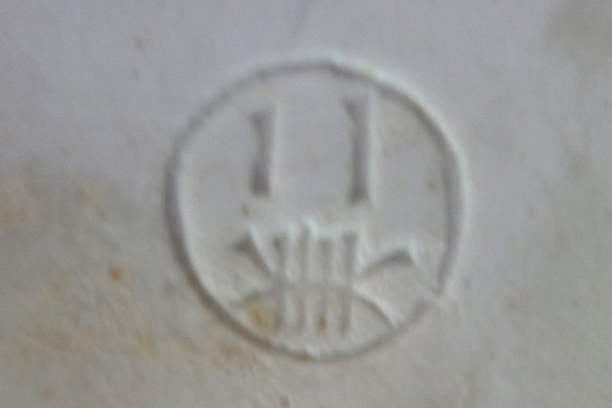 Image 1 of Estatua femenina de porcelana china con forma de galleta - Revolución Cultural n.° 15