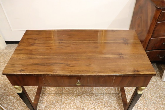 Image 1 of Escritorio antiguo de nogal, Italia Principios del siglo XIX