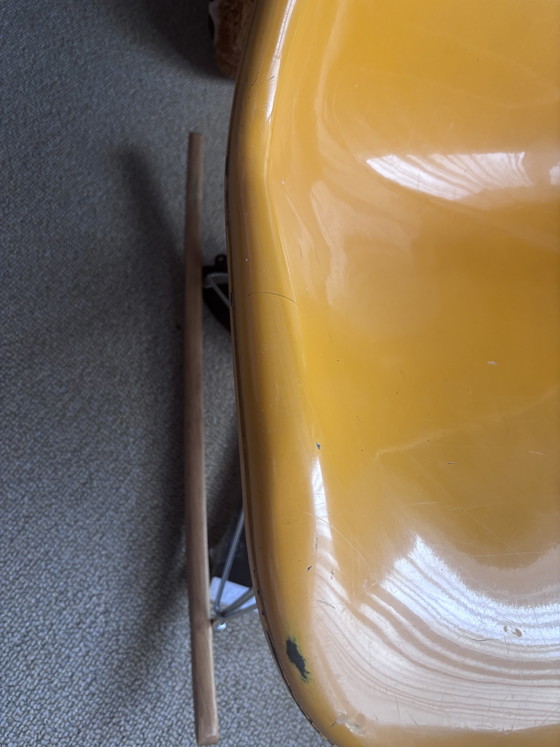 Sedia a dondolo vintage Houtoku/Artifort – Sedie a dondolo, Fiberglass (photo 4 of 5)