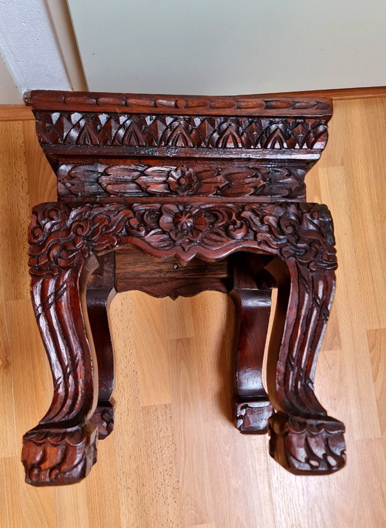 Image 1 of Aziatische bijzettafel plantentafel gekerfd hout vintage