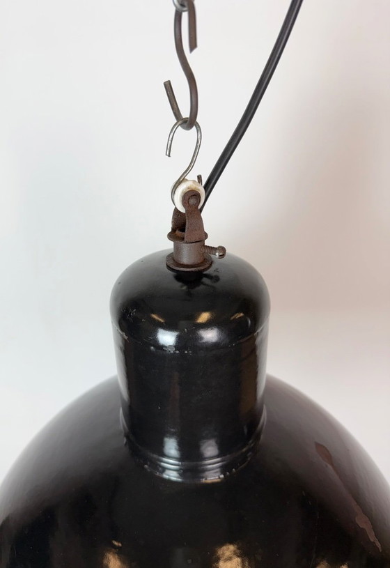 Industrial Black Enamel Factory Pendant Lamp, 1950s – Iron (photo 7 of 18)