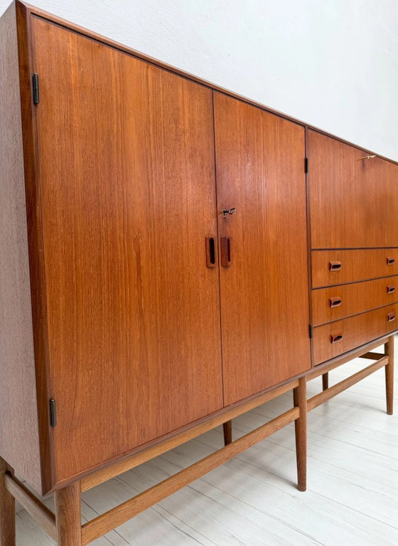 Credenza Highboard design danese vintage anni '60 attribuita a Børge Mogensen – Credenze, Legno (photo 4 of 12)