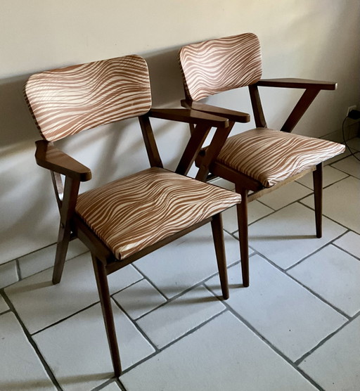 Par de sillones de roble de estilo moderno de mediados de siglo, Francia o Alemania, circa 1960.