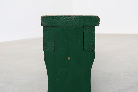 Image 1 of Rustiek primitief groen boerenbankje van massief eikenhout, Frankrijk ca. 1900