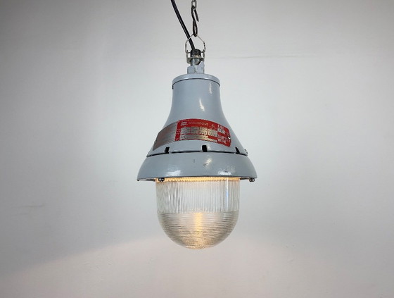 Image 1 of Lámpara industrial gris a prueba de explosiones de Crouse-Hinds, década de 1970
