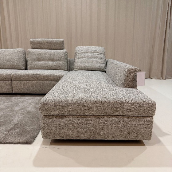 Image 1 of Le canapé d'angle Bas avec fonction relaxation de Moome