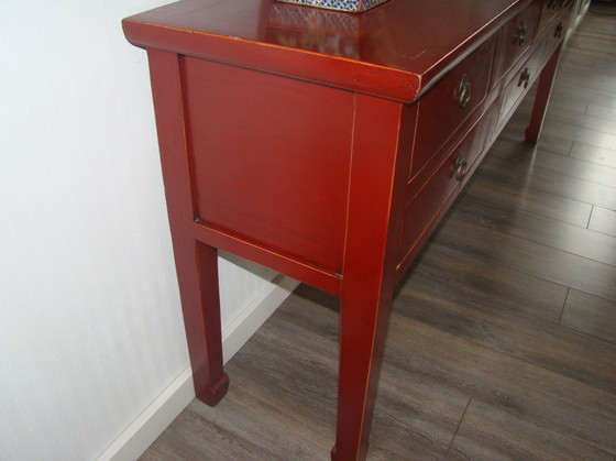 Image 1 of Table d'appoint rouge chinois