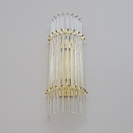 Image 1 of Paar "Triedri" lampen van messing en Muranoglas, Venini-stijl, midden 20e eeuw