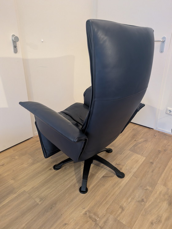 Image 1 of Poltrona relax Jori in pelle blu