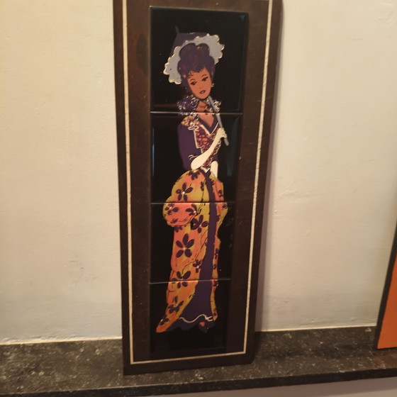 Vintage Keramisch Tegelpaneel – Dame – Jaren 60/70 – 50 × 19 Cm – Wanddecoratie, Ceramic, Wood (photo 5 of 8)