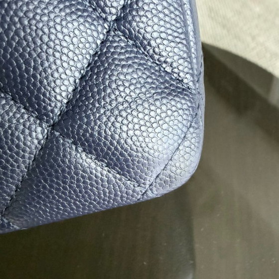 Image 1 of Chanel Classic Flap Medium - Caviar 25CM Gewatteerd Donker Middernachtblauw Gouden Hardware Serie 31