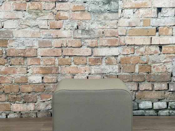 Image 1 of Pouf Ahrend gris