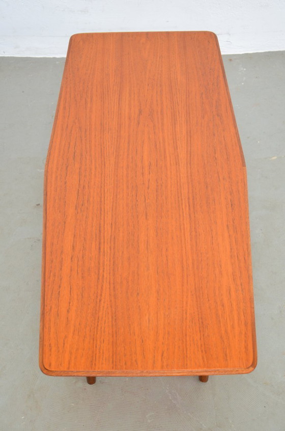 Image 1 of Vintage salontafel, rotan uit het midden van de vorige eeuw, teakhouten plank, Deens, jaren 60