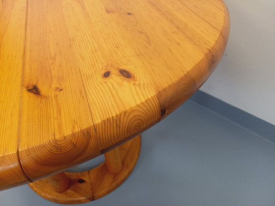 Image 1 of Vintage Scandinavian round dining table by Rainer Daumiller in pine from the 1960s/70s with extensions