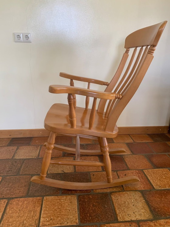 Image 1 of Sedia a dondolo in faggio