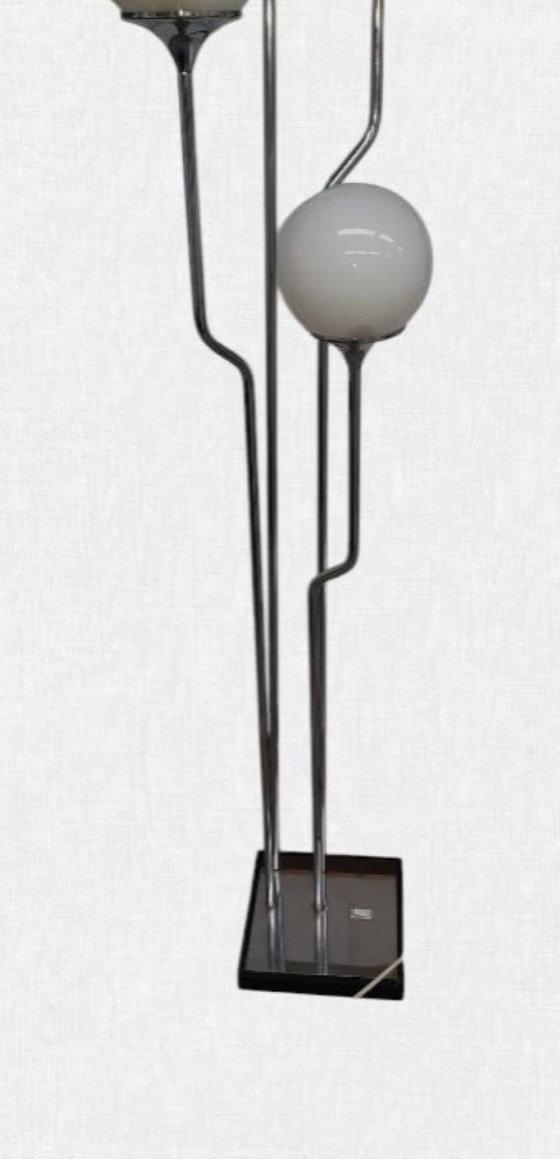 Image 1 of Ensemble de deux lampadaires italiens Goffredo Reggiani à orbe chromé des années 1960