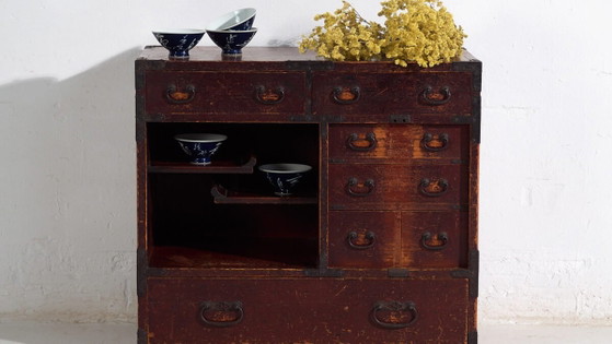 Antique Japanese cedarwood choba-dansu, Meiji/Taishō period (c. ) #45 – Chest of drawers, Cast Iron (photo 3 of 40)