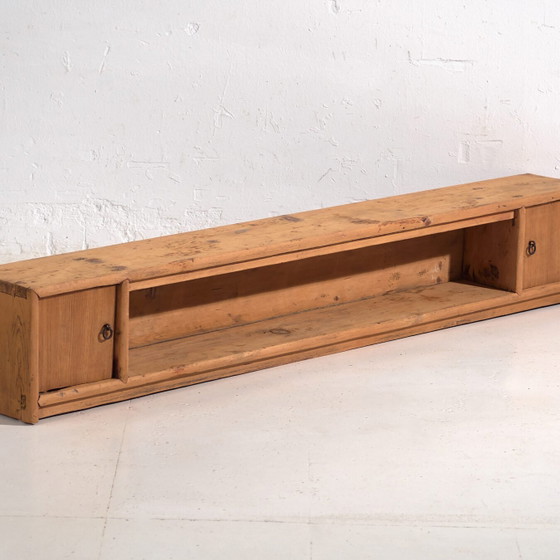 Antique low sideboard in pine wood – China, circa 1930 – Iron (photo 4 of 40)