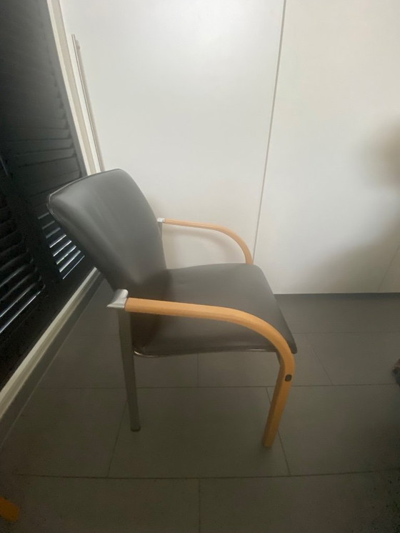 Image 1 of Leolux dining room chairs 4 pieces