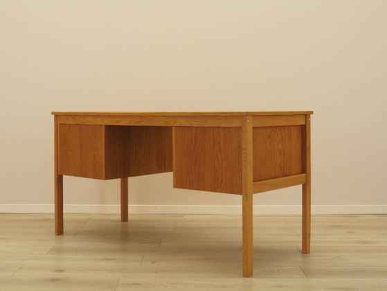 Image 1 of Escritorio de fresno, diseño danés, década de 1970, fabricado en Dinamarca.