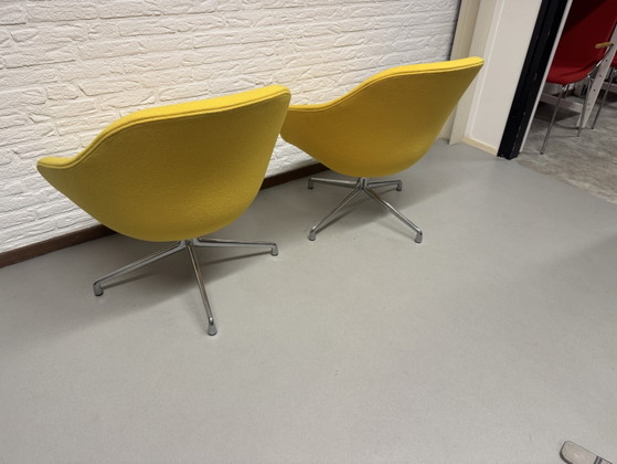 Image 1 of 2x HAY  Loungefauteuil - Geel, Draaibaar, Aluminium Onderste