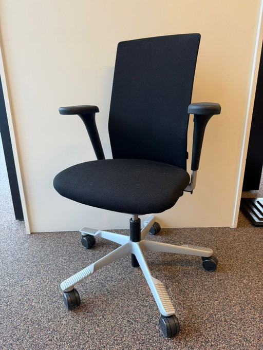 Viele HÅG Bürostühle