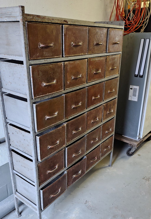 Cassettiera in acciaio