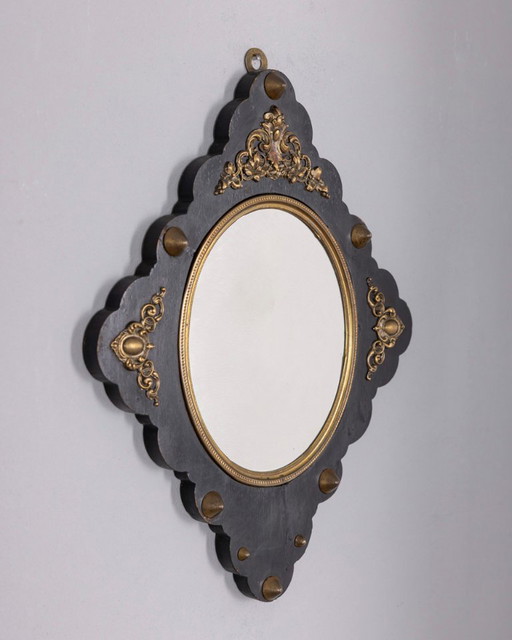 Specchio da parete antico in legno e bronzo, design italiano.