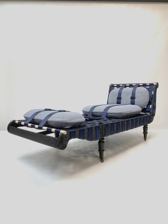 Image 1 of Chaise longue antica, circa 1870 – completamente restaurata con visibile maestria artigianale tradizionale.