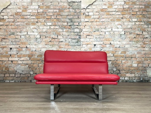 Artifort C683 – Rood Skai | Kho Liang Ie – 2 zitsbanken, Metal