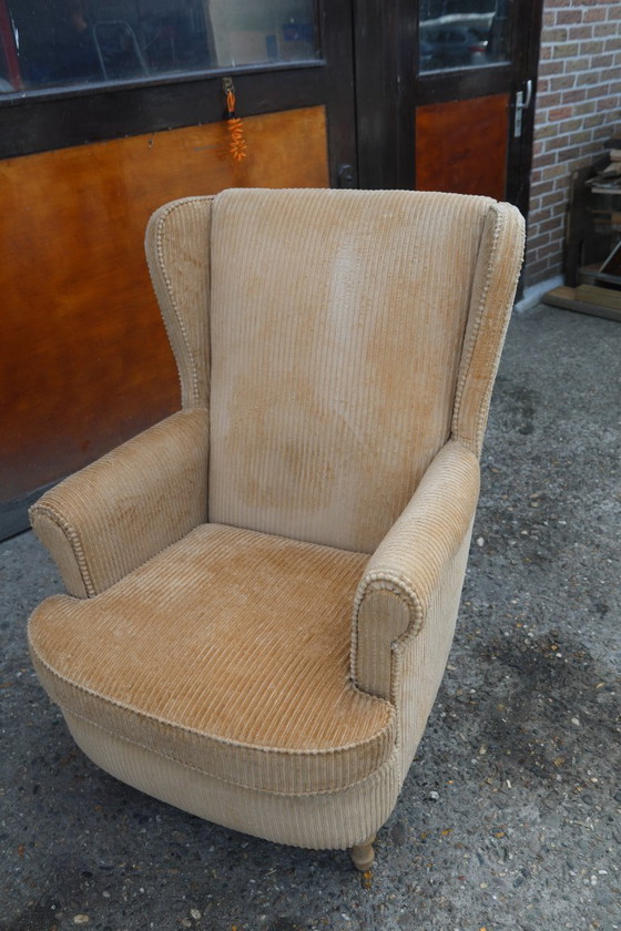 Image 1 of Fauteuil d'oreille confortable. Entièrement restauré avec une côte de chameau.