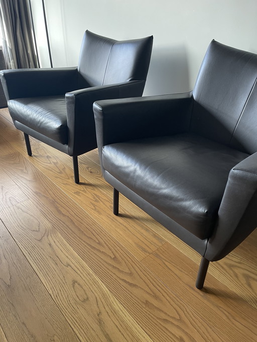 2 Poltrone in pelle Design on Stock