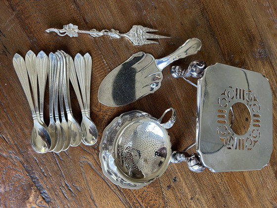 Image 1 of Magnifique service à thé plaqué argent. (16 pièces)