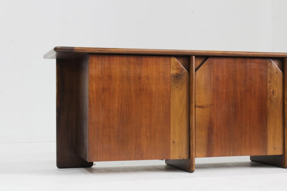 Image 1 of Vintage Italiaans notenhouten dressoir van Ammannati en Vitelli voor Catalano